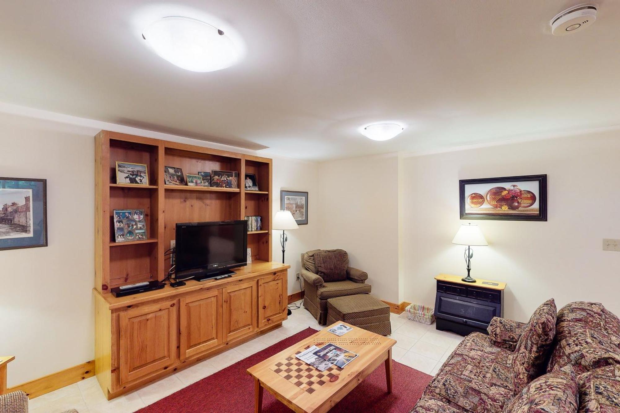 Summit Solitude & Latitude Adjustment Jay Room photo